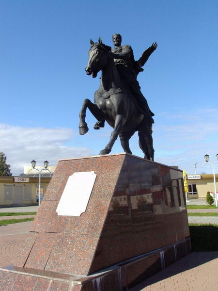 Памятник князю Всеславу в Полоцке